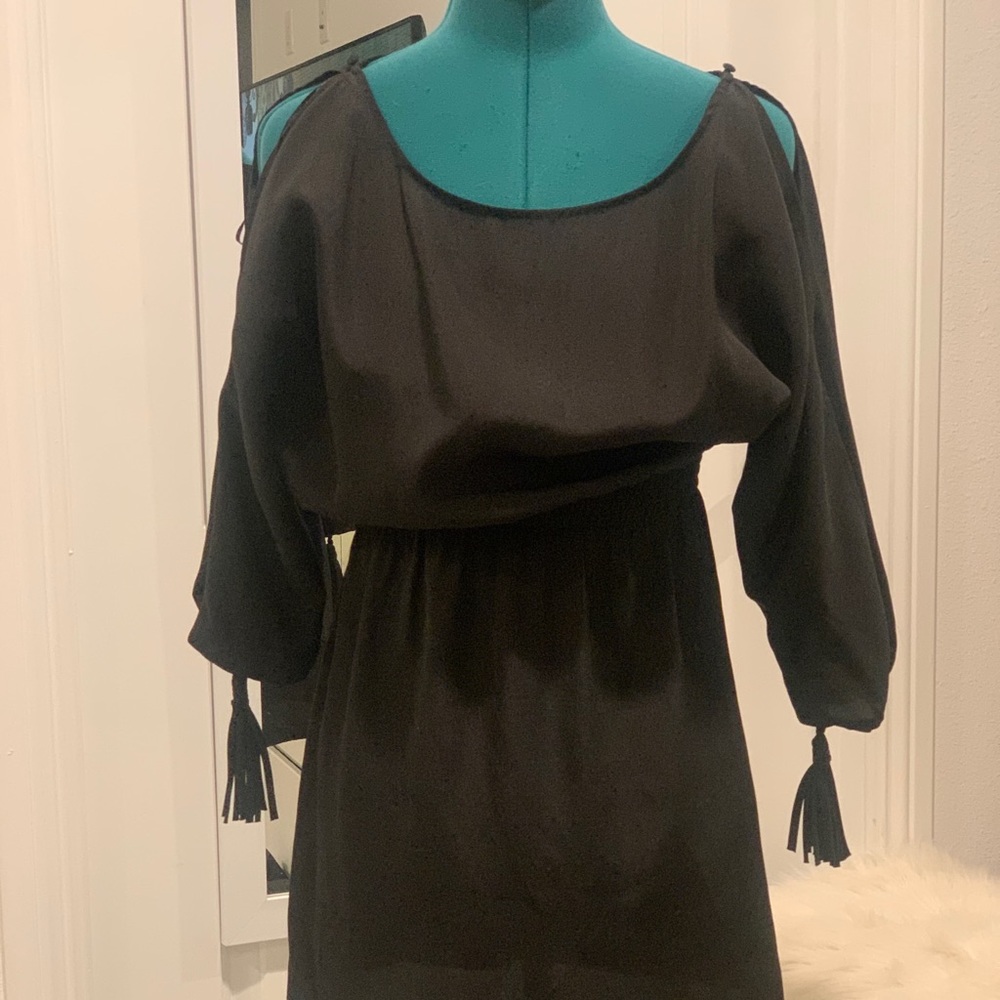 Guess Black Arm Tassel Mini